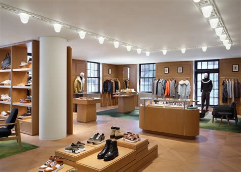 hermes franchise stores.